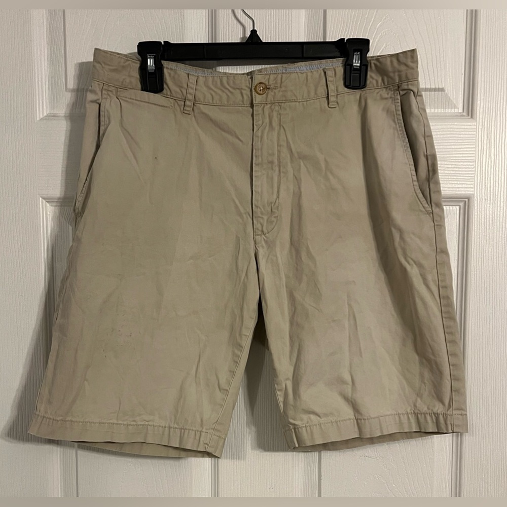 Bobby Jones Size 34 Khaki Shorts With 10 Inch Inseam With Slash Pockets